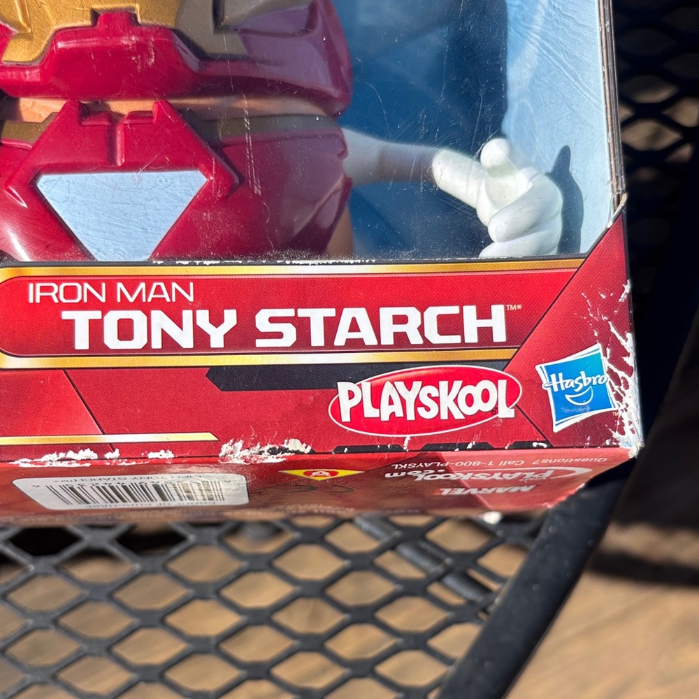 Hasbro Mr. Potato Head Tony Starch - Red and Gold - Picture 2 of 8